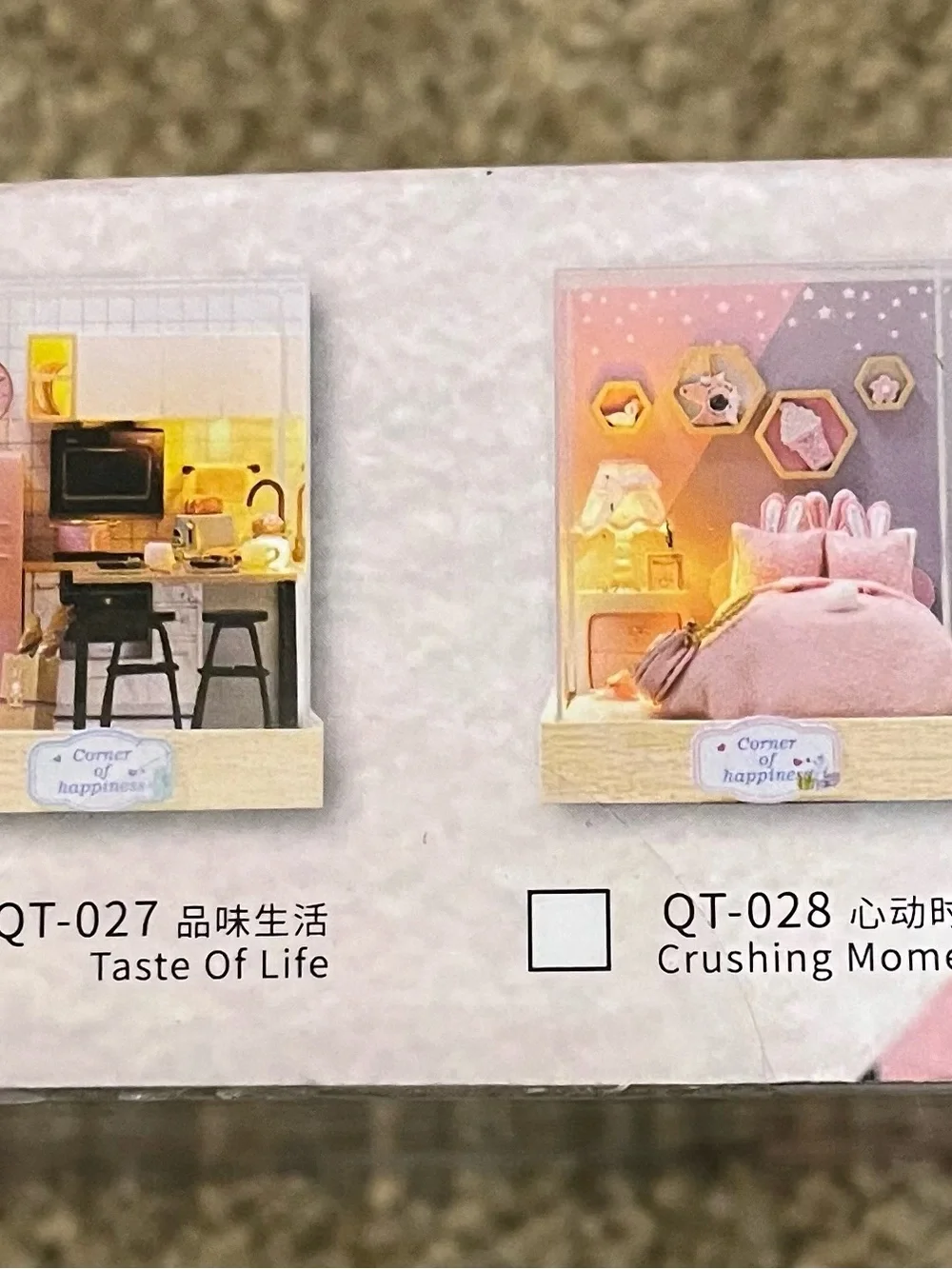 Taste of Life: Corner of Happiness Miniature Kitchen Diorama (NWOT)